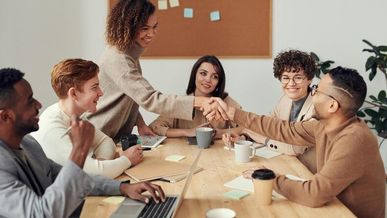 Comment choisir son franchiseur : conseils et critères clés pour réussir en franchise