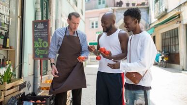 Franchise alimentaire en Afrique : pourquoi le commerce de proximité devient stratégique en 2026 ?