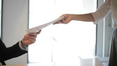 Pourquoi le DIP, Document d’Information Précontractuel, devrait-il être obligatoire partout en Afrique comme en Tunisie ?